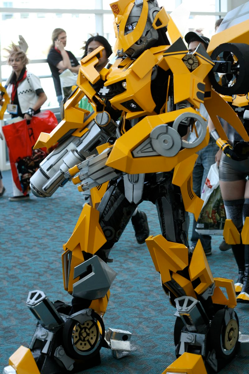 Illustration for article titled Comic-Con Bumblebee: The Coolest Car Costume Ever!